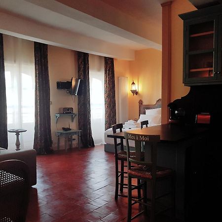 Mes A Moi In Pezenas - Appartements De Charme - Baignoire Balneo Экстерьер фото